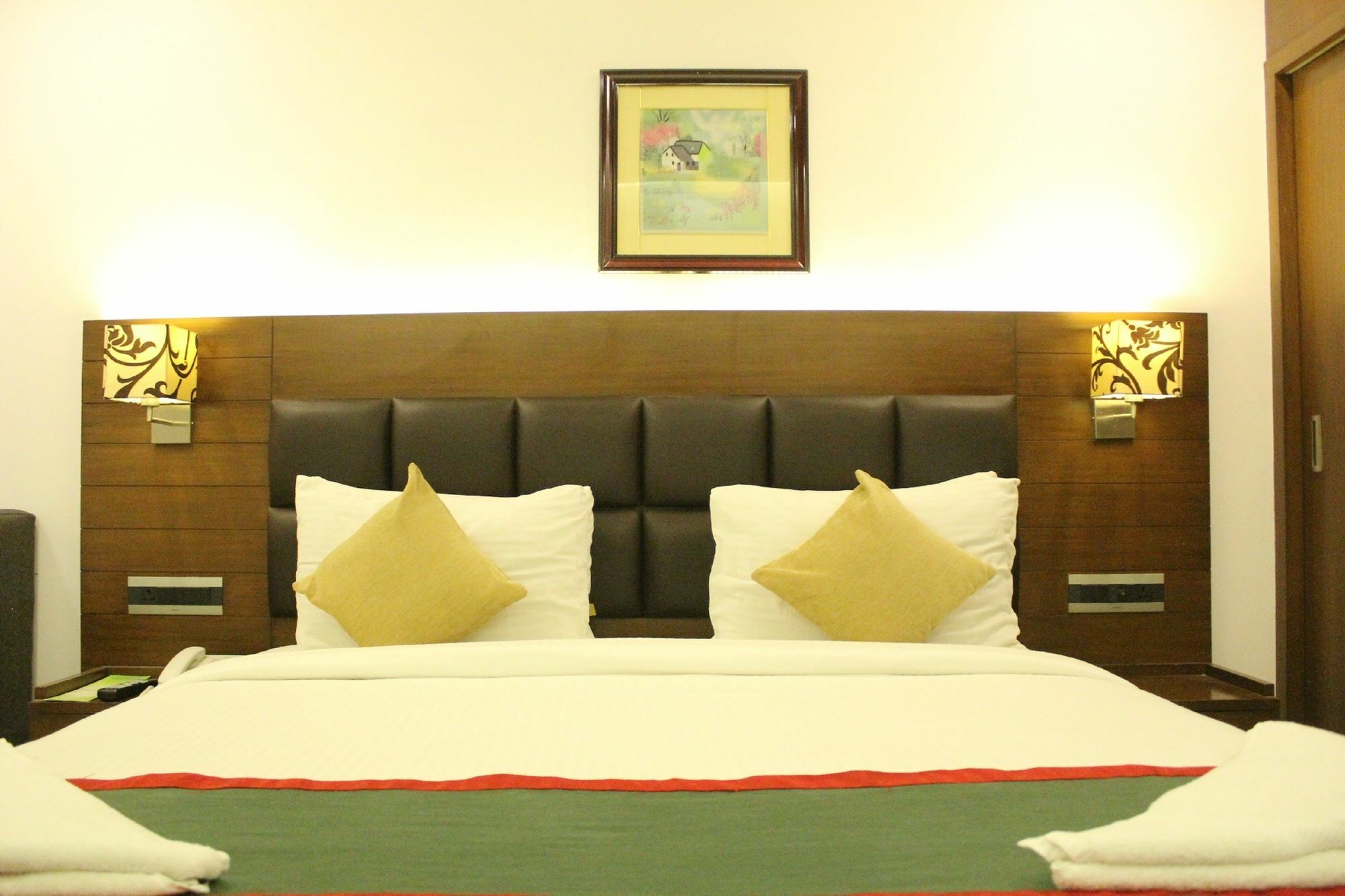 Hotel Nk Grand Park Airport Hotel Chennai Bagian luar foto